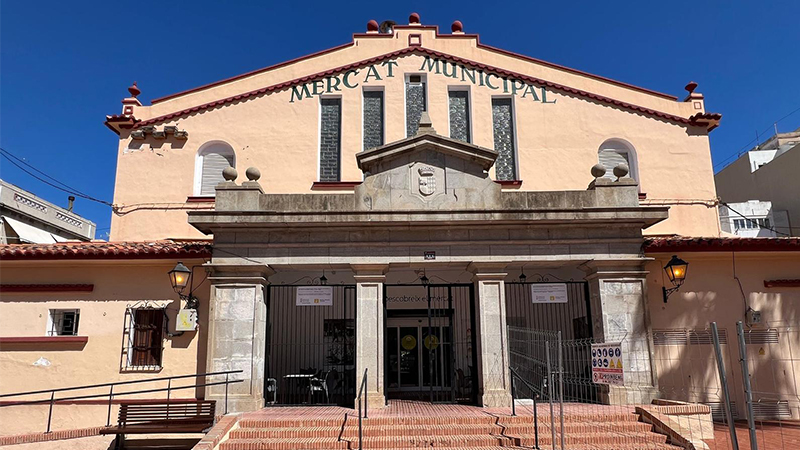 El Mercat Municipal de Oliva inicia una nueva etapa